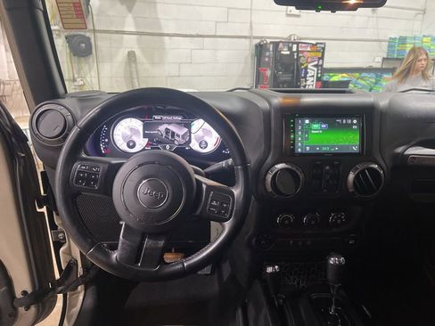 Used 2018 Jeep Wrangler Unlimited Sport S AWD/4WD image 10