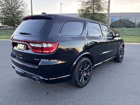 Used 2018 Dodge Durango SRT w/ Technology Group AWD/4WD image 9