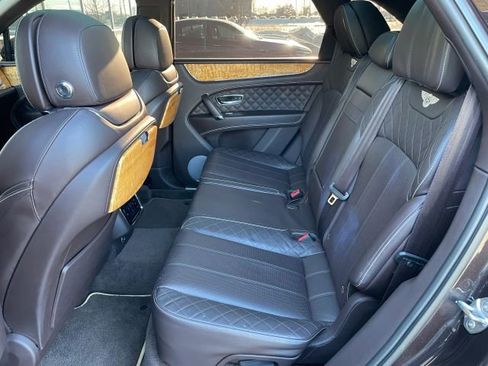 Used 2018 Bentley Bentayga Onyx Edition image 43