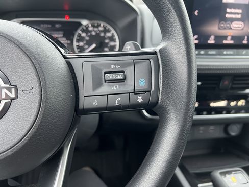 Used 2022 Nissan Rogue SV image 21