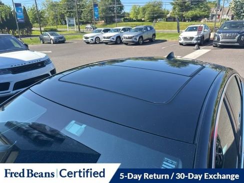 Used 2016 Chevrolet Malibu Premier w/ Driver Confidence Package II FWD image 4