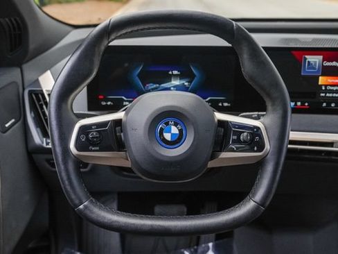 Used 2024 BMW iX xDrive50 w/ Premium Package AWD/4WD image 30