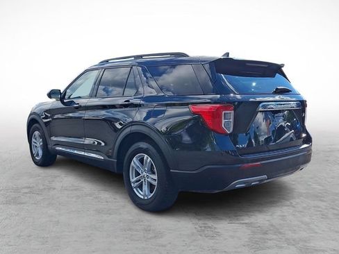 Used 2022 Ford Explorer XLT w/ Equipment Group 202A AWD/4WD image 4