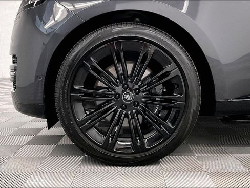 Used 2024 Land Rover Range Rover Autobiography AWD/4WD image 9
