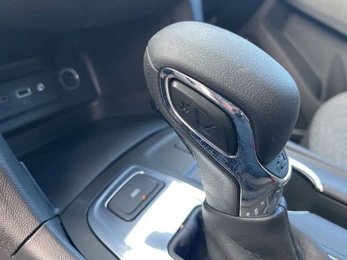 Used 2024 Chevrolet Equinox LT image 40