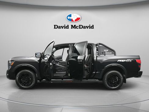 Used 2021 Nissan Titan PRO-4X w/ Pro-4x Convenience Package image 46