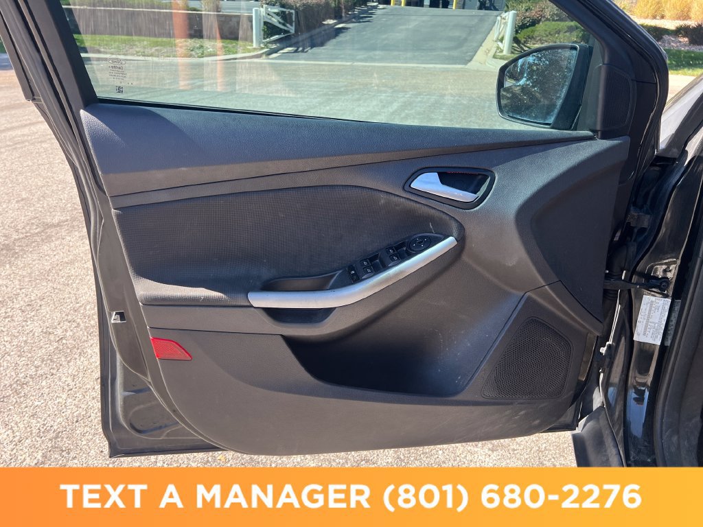 Used 2014 Ford Focus SE w/ Equipment Group 201A FWD image 12