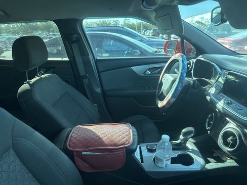 Used 2019 Chevrolet Blazer LT image 9