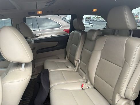 Used 2016 Honda Odyssey Touring Elite image 3