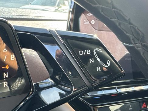 Certified 2023 Volkswagen ID.4 2WD image 19