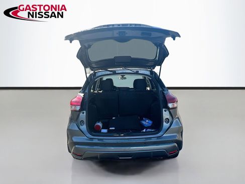 Used 2023 Nissan Kicks S image 32