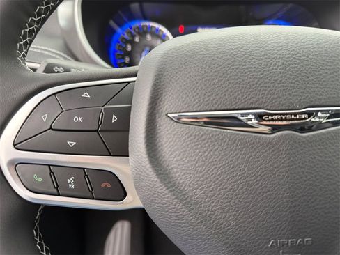 New 2026 Chrysler Pacifica Select image 25