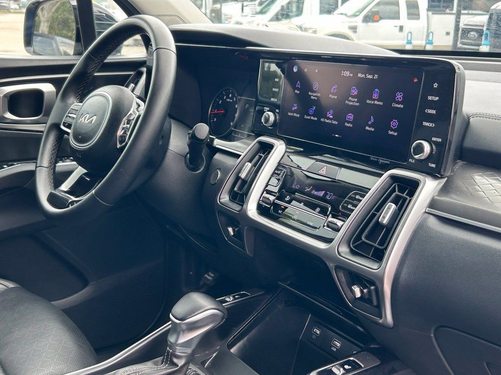 Used 2023 Kia Sorento S FWD image 26