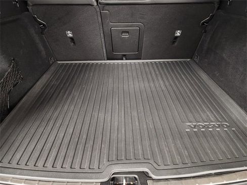 Used 2020 Volvo XC60 T5 Momentum w/ Protection Package Premier image 33