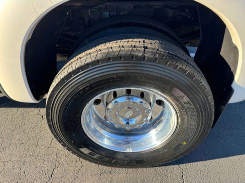 Used 2015 Ford F450 Lariat w/ Lariat Interior Package image 10