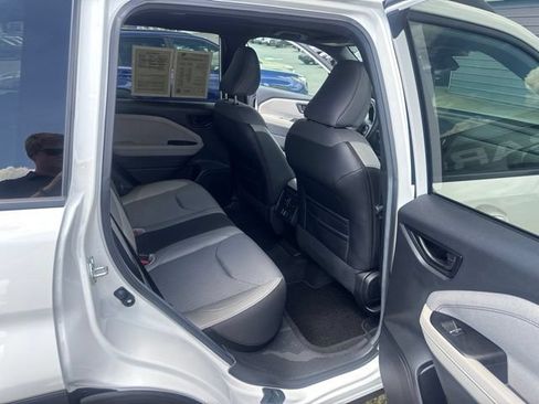 Certified 2026 Subaru Forester Premium w/ Base/Premium Package AWD/4WD image 18
