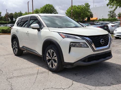Used 2023 Nissan Rogue SV FWD image 2