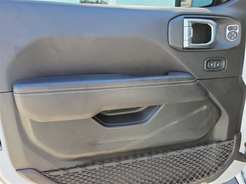 Used 2022 Jeep Wrangler Unlimited Sahara w/ Cold Weather Group image 14