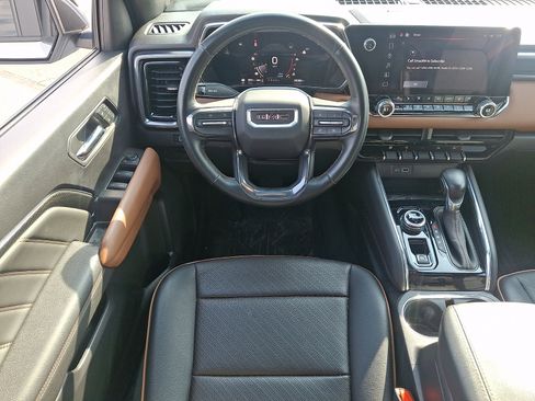 Used 2023 GMC Canyon AT4 w/ AT4 Premium Package AWD/4WD image 11