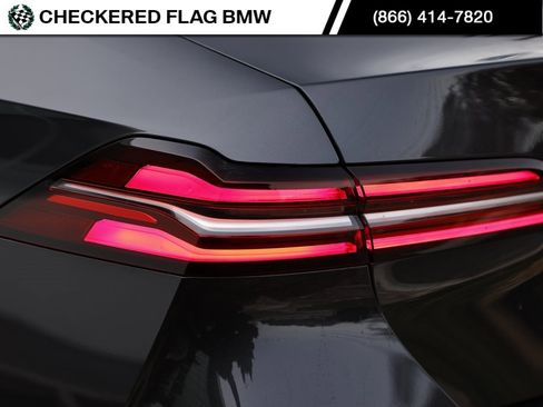 Used 2025 BMW 530i w/ Premium Package image 10