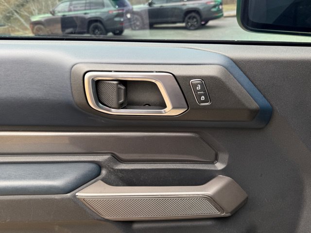 Used 2022 Ford Bronco Outer Banks AWD/4WD image 15