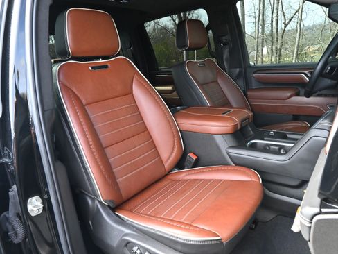 Used 2025 GMC Sierra 2500 Denali Ultimate image 17