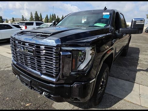 Used 2024 GMC Sierra 2500 Denali Ultimate AWD/4WD image 6