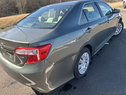 Used 2012 Toyota Camry L image 8