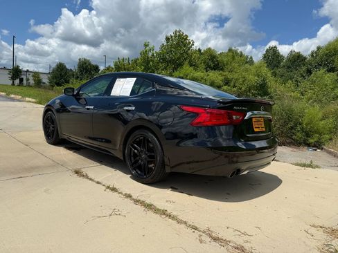 Used 2017 Nissan Maxima SR w/ Midnight Edition image 11