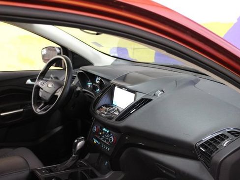 Used 2019 Ford Escape Titanium AWD/4WD image 12