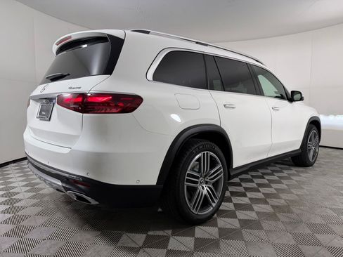 Used 2025 Mercedes-Benz GLS 450 4MATIC image 9