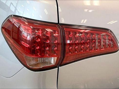 Used 2017 INFINITI QX80 2WD w/ Deluxe Technology Package image 27