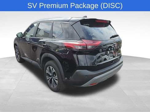 Used 2023 Nissan Rogue SV w/ SV Premium B Package image 3