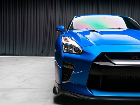 Used 2020 Nissan GT-R Premium AWD/4WD image 19