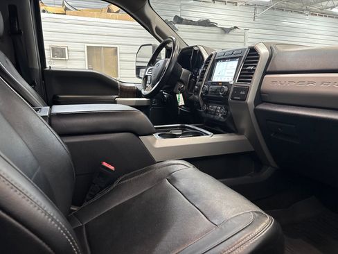 Used 2018 Ford F250 Lariat w/ Lariat Value Package AWD/4WD image 25