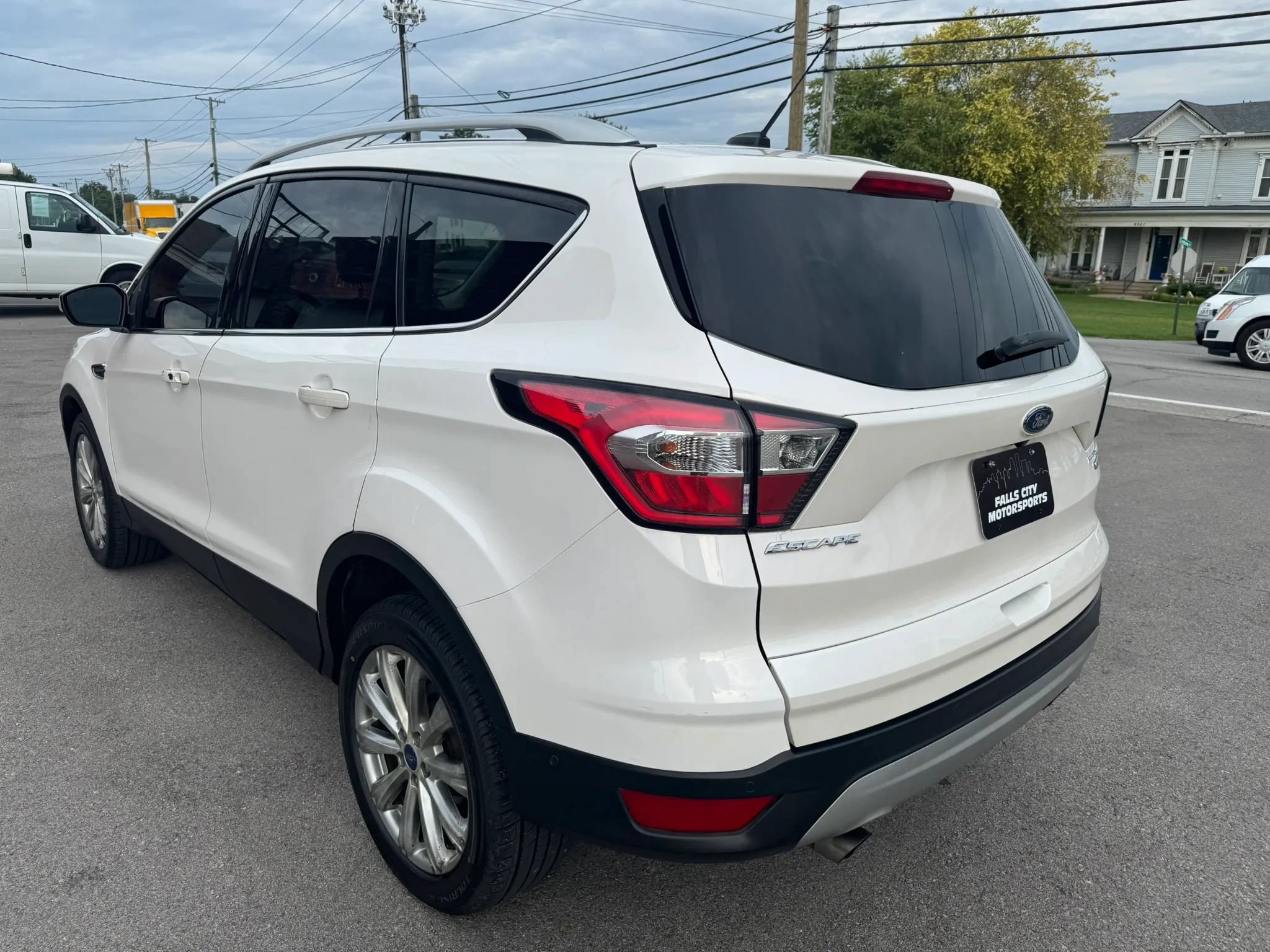 Used 2017 Ford Escape Titanium w/ Equipment Group 301A AWD/4WD image 10