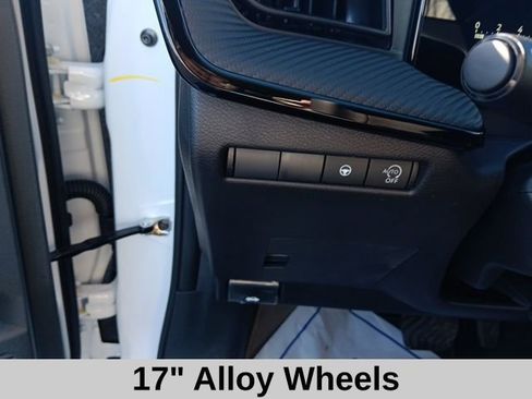 New 2026 Nissan Kicks SR image 14