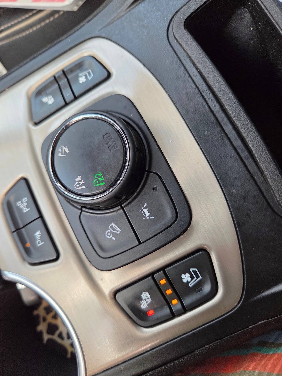 Used 2018 GMC Terrain Denali w/ Advanced Safety Package AWD/4WD image 12