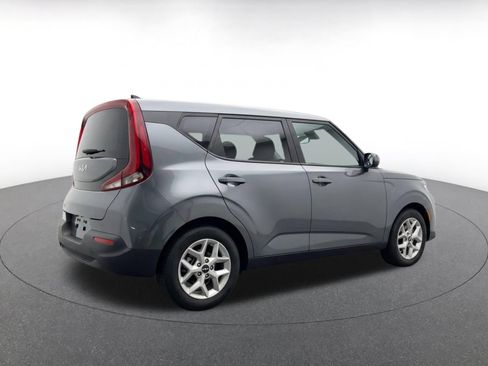 Used 2025 Kia Soul LX w/ LX Technology Package FWD image 7