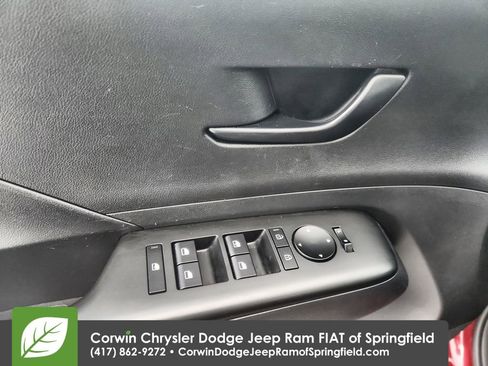 Used 2025 Hyundai Kona SEL image 21