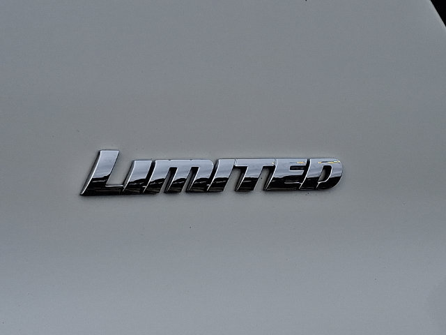 Used 2020 Toyota 4Runner Limited AWD/4WD image 9