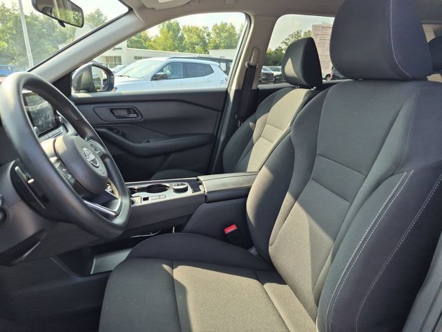 Used 2024 Nissan Rogue S AWD/4WD image 14
