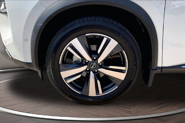 Used 2022 Nissan Rogue SL w/ SL Premium Package FWD image 9