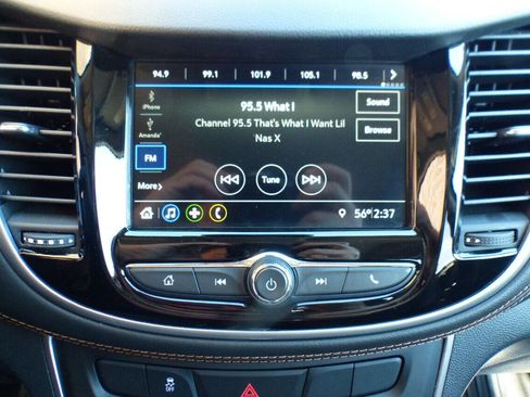 Used 2019 Chevrolet Trax LT w/ LT Convenience Package AWD/4WD image 21