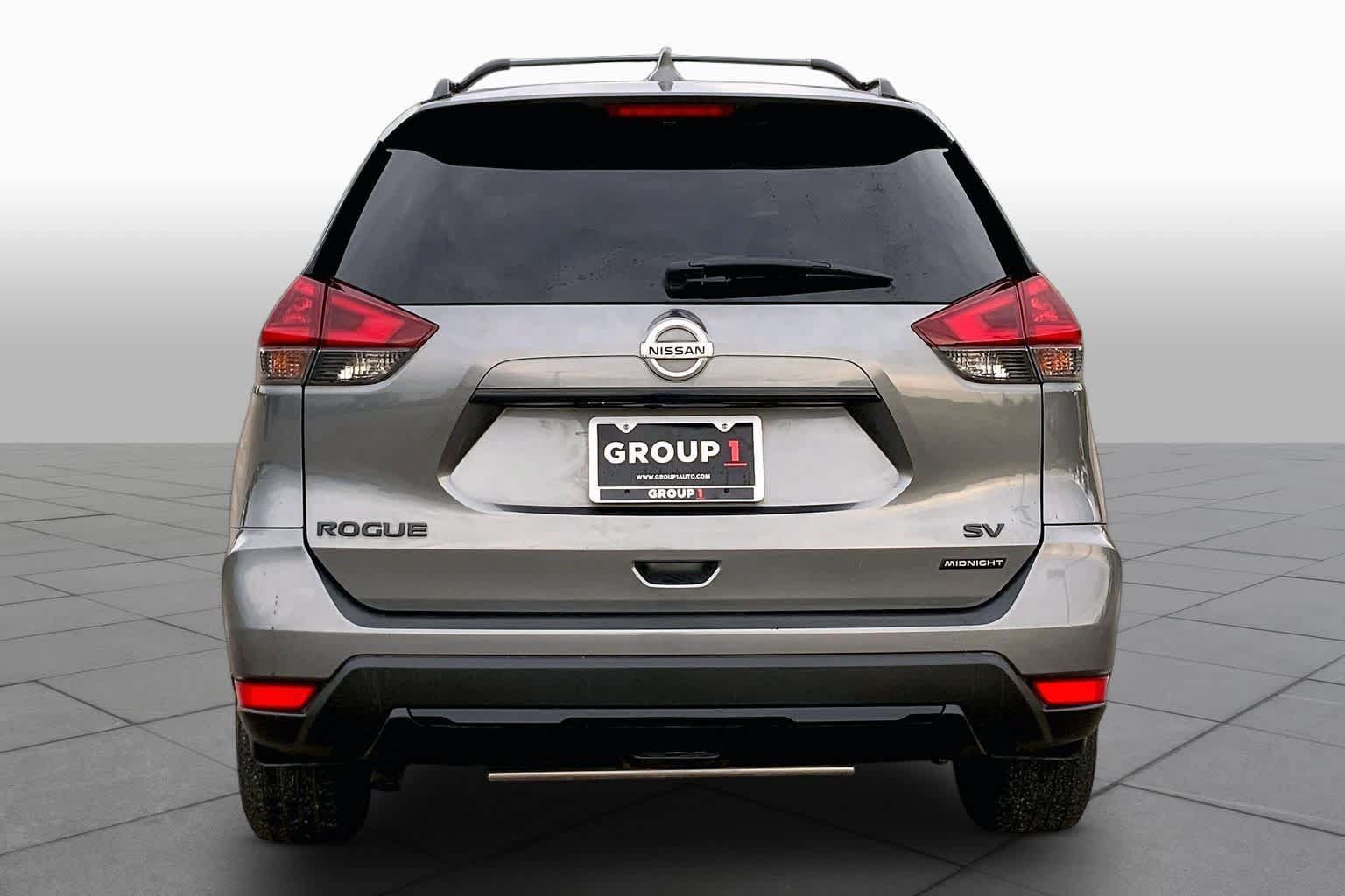 Used 2018 Nissan Rogue SV w/ Premium Package FWD image 5
