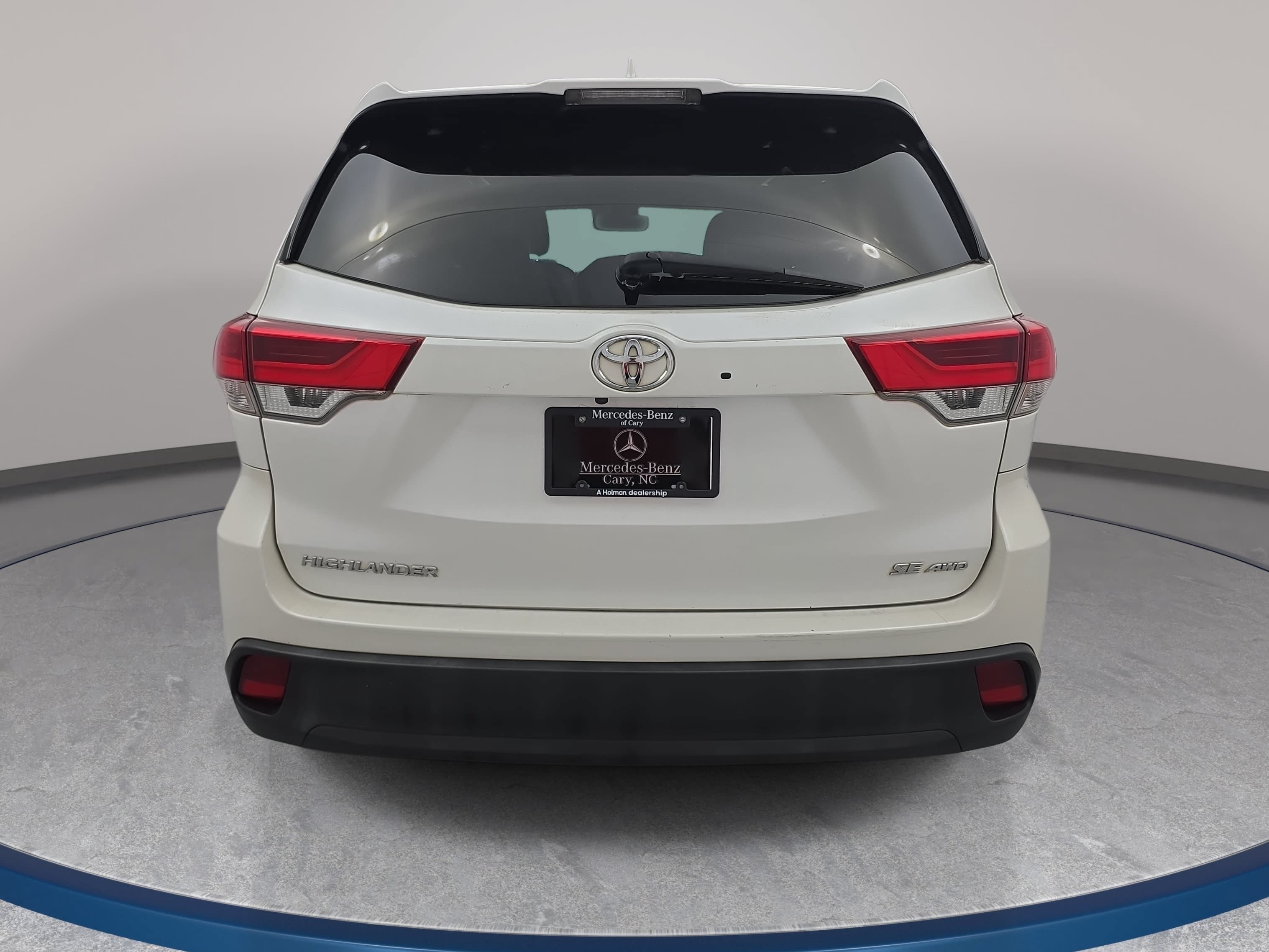 Used 2017 Toyota Highlander SE AWD/4WD image 6