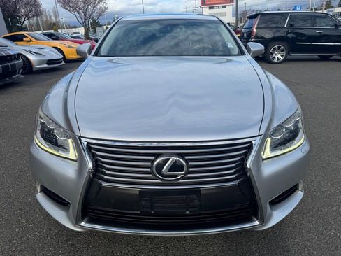 Used 2013 Lexus LS 460 AWD w/ Ultra Luxury Pkg image 8