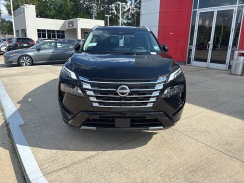 New 2026 Nissan Rogue Platinum w/ Platinum Premium Package AWD/4WD image 2