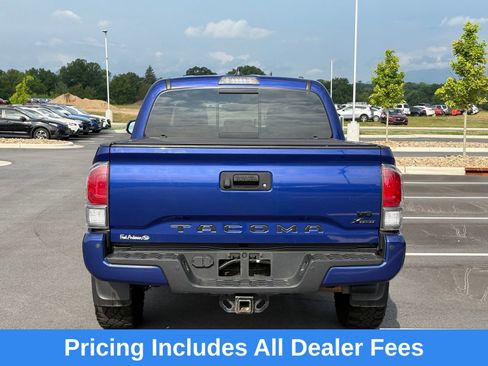 Used 2022 Toyota Tacoma TRD Sport w/ Technology Package AWD/4WD image 8