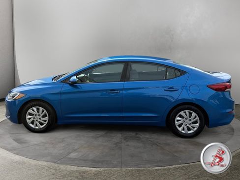 Used 2018 Hyundai Elantra SE FWD image 4